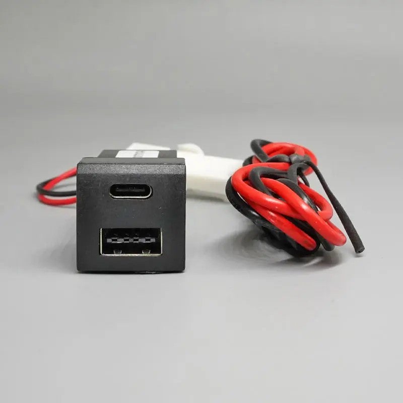 Bluejw Toyota Land Cruiser Prado 150 Car Charger - SQUARE 12V/24V Dual USB Ports QC3.0 & PD Type C Automobile Charger Power Socket - Image 4